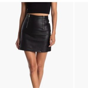 Faux leather mini skirt